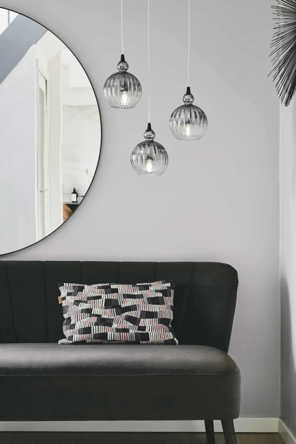 Sale Halo Design Ball Ball Ø15 taklampa Rökfärgad