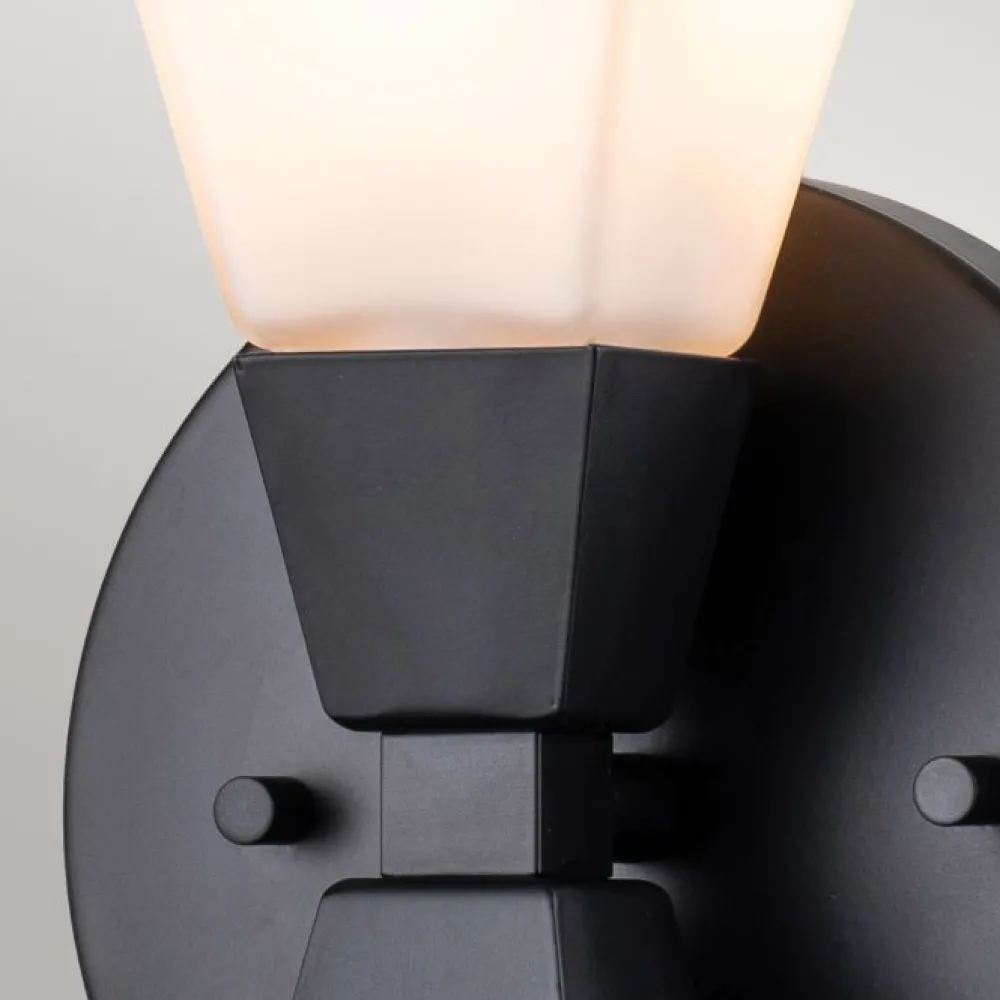 Hot Elstead Lighting Bowtie 15cm badrumslampa Svart