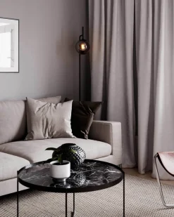 New By Rydéns Boyle golvlampa Svart