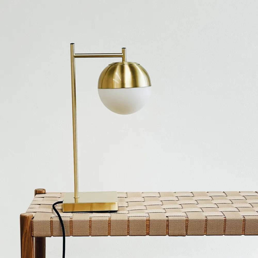 Sale Dyberg Larsen Caen 45cm bordslampa Mässing/vit