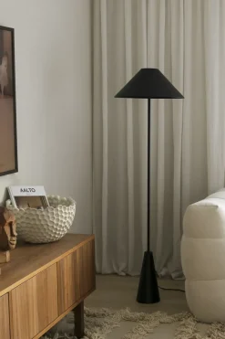Globen Lighting Cannes golvlampa