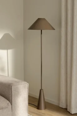 Globen Lighting Cannes golvlampa