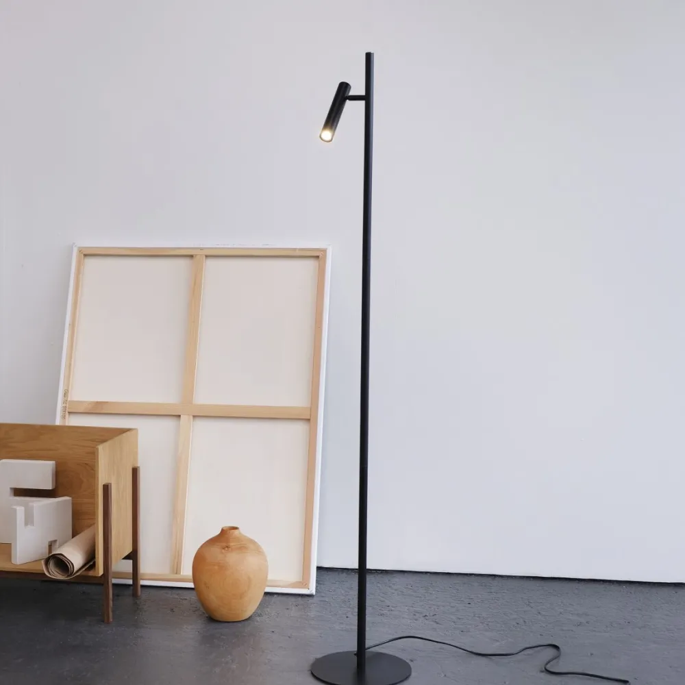 Best Dyberg Larsen Carlo 1 golvlampa Svart