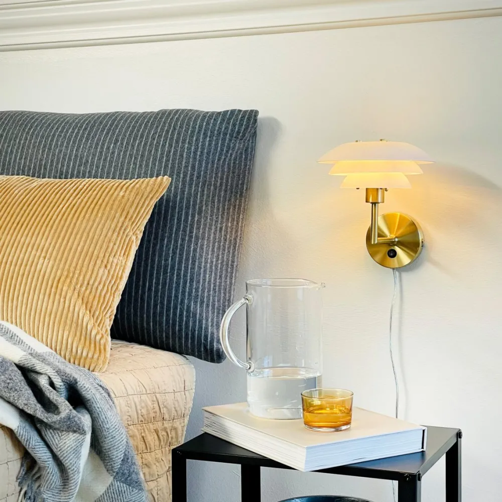 Dyberg Larsen DL20 vägglampa
