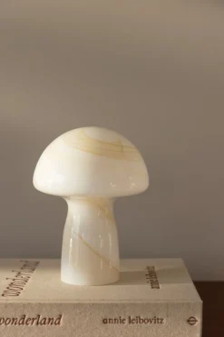 New Globen Lighting Fungo Swirl 20cm bordslampa Beige