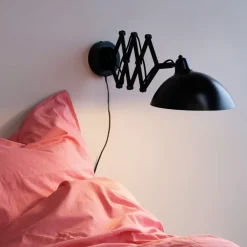 Outlet Dyberg Larsen Futura 60cm vägglampa Svart