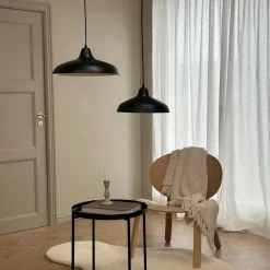 Best Dyberg Larsen Futura Ø30 taklampa Svart