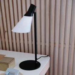 Outlet Dyberg Larsen Gent 48cm skrivbordslampa Svart