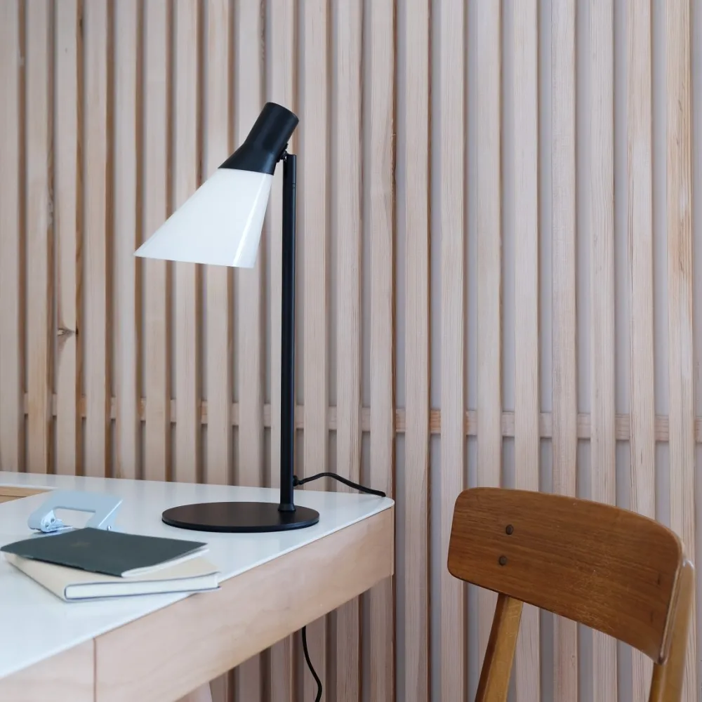 Outlet Dyberg Larsen Gent 48cm skrivbordslampa Svart