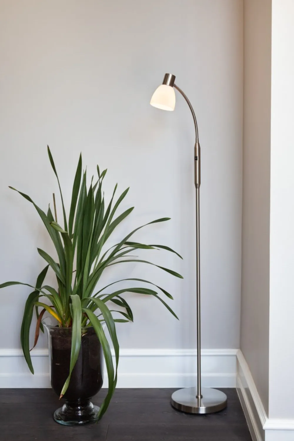 Halo Design Hudson 1 golvlampa Stål