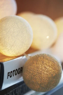 Sale Irislights Creamy White 20 bollar Beige