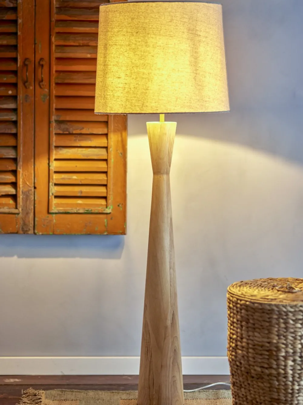 Sale Bloomingville Leonor golvlampa Trä