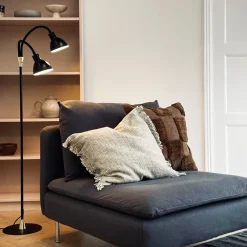 Best Dyberg Larsen Lilje golvlampa Svart