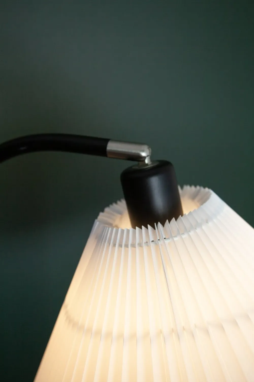 Discount Halo Design Medina golvlampa Svart