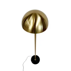 Dyberg Larsen Menton golvlampa Mässing/svart