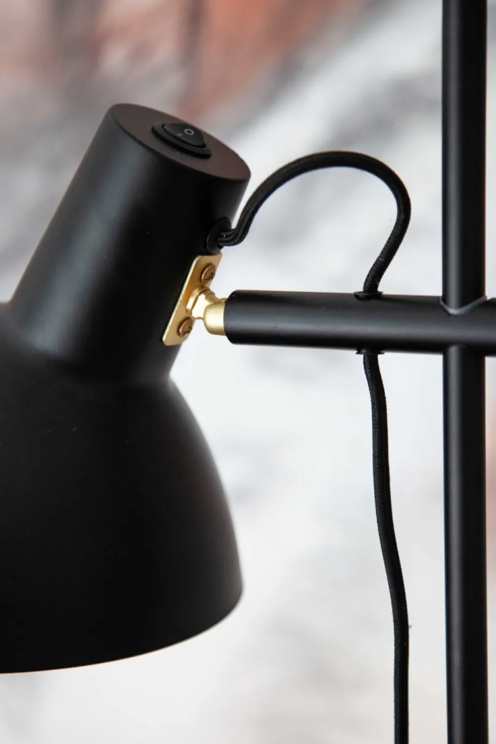 New Halo Design Metropole 2 golvlampa Svart