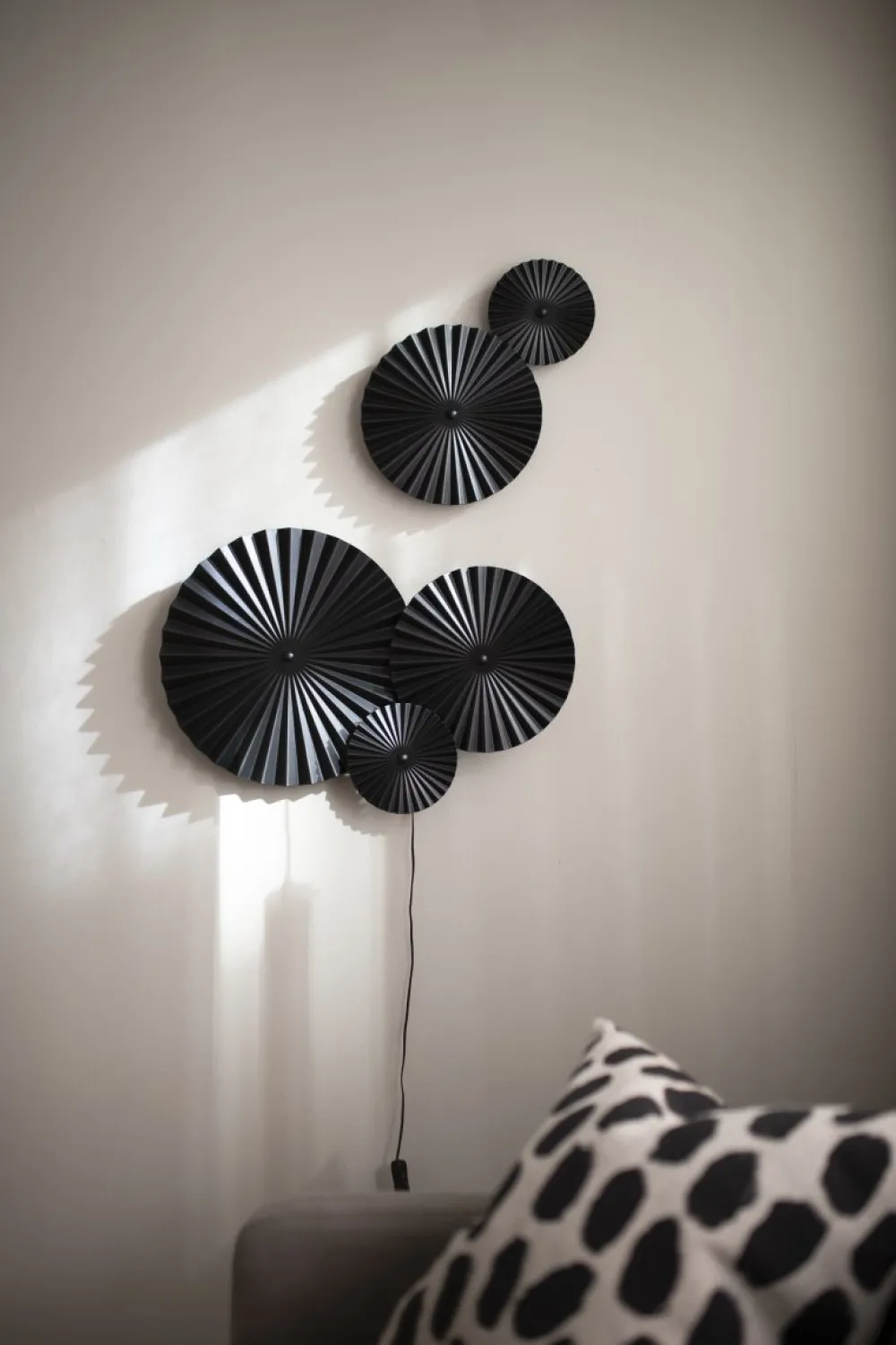 Best Globen Lighting Omega 70cm vägglampa