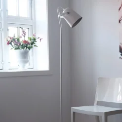 Hot Dyberg Larsen Oslo golvlampa