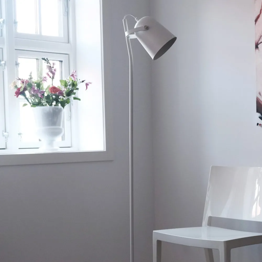 Hot Dyberg Larsen Oslo golvlampa