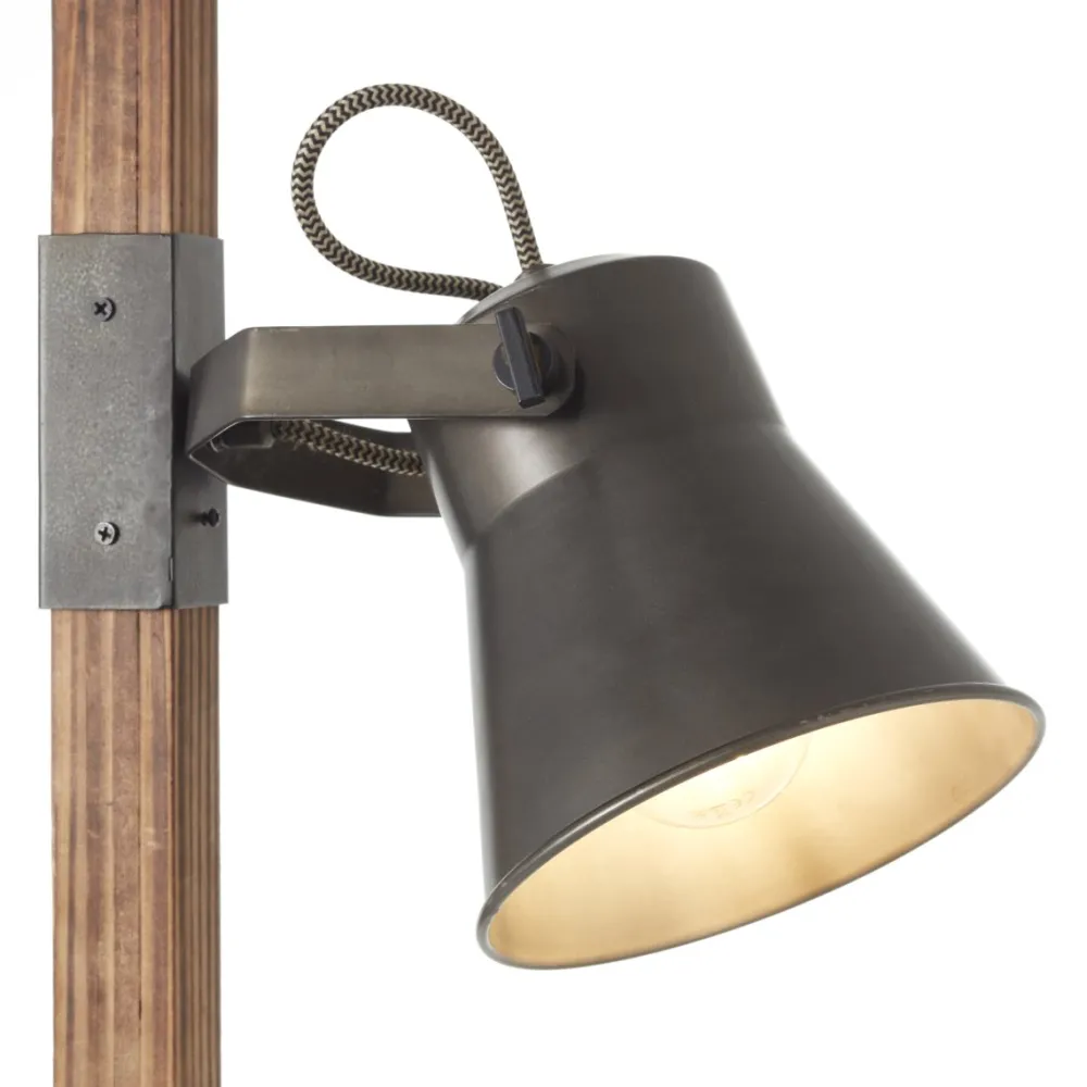 Outlet Brilliant Plow golvlampa Svart