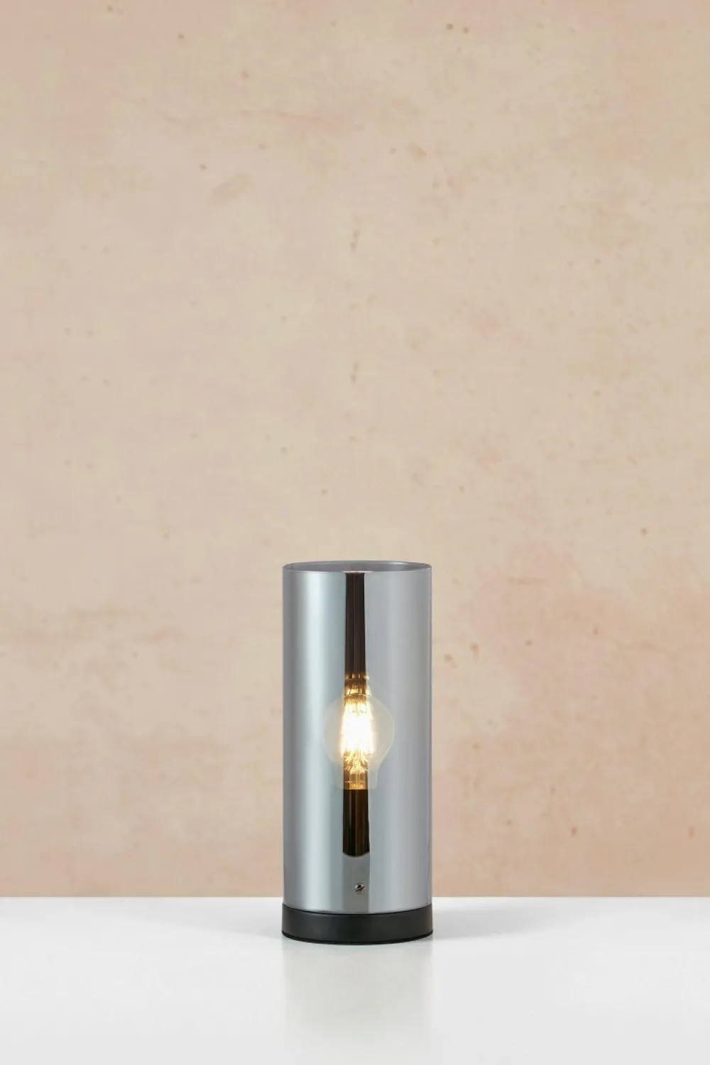 Hot Markslöjd Post 38cm bordslampa Rökfärgad