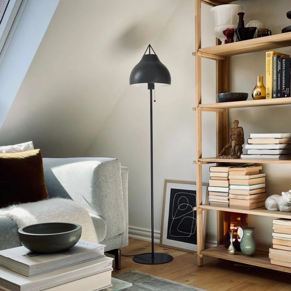Discount Dyberg Larsen Pyra golvlampa