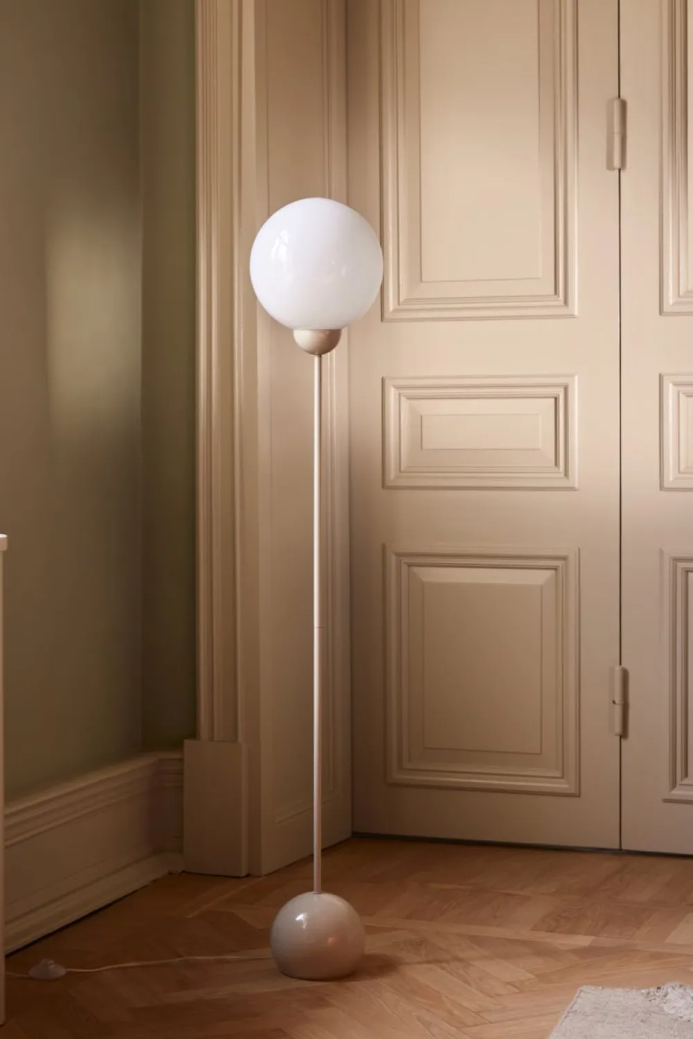 New Globen Lighting Ripley golvlampa