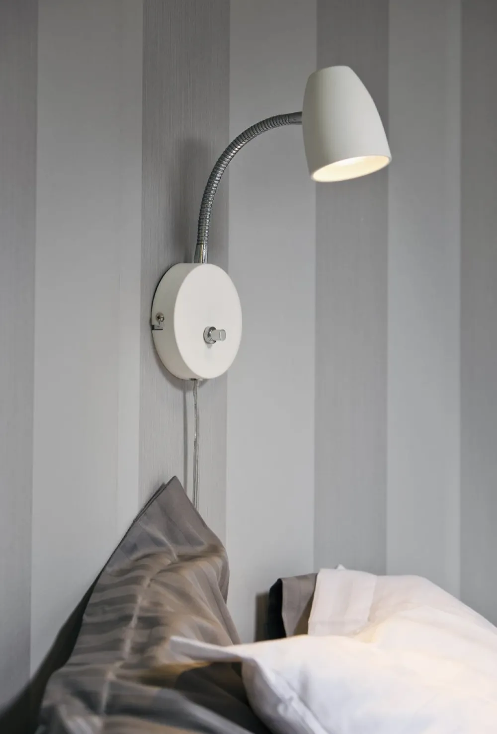 New Aneta Lighting Sandnes läslampa