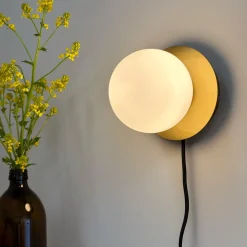 Hot Dyberg Larsen Sia Ø12 vägglampa Mässing