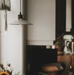 Clearance Strömshaga Skomakarelampa Herbert Ø23 fönsterlampa
