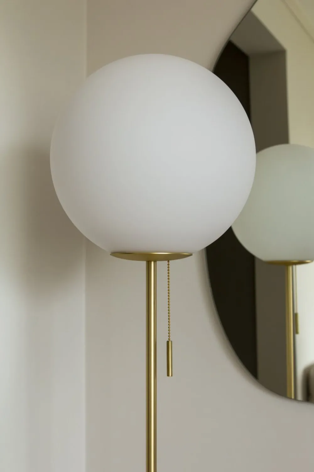 Hot Globen Lighting Torrano golvlampa